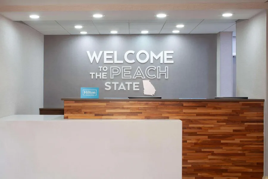 Hampton Inn & Suites Atlanta Airport North I-85 hotel detail image 2