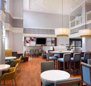 Hampton Inn & Suites Atlanta Airport North I-85 hotel detail image 3