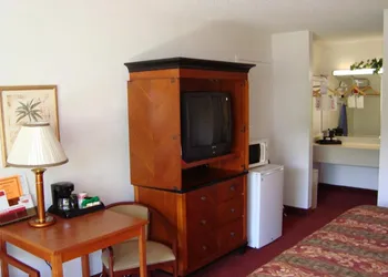 Ramada by Wyndham Fort Lauderdale Airport/Cruise Port hotel thumbnail 4