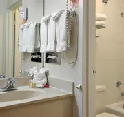 Ramada by Wyndham Fort Lauderdale Airport/Cruise Port hotel detail image 7