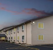 Super 8 by Wyndham Council Bluffs IA Omaha NE Area hotel detail image 4