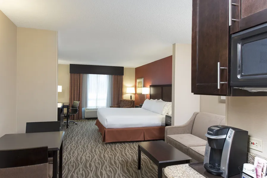 Holiday Inn Express Hotel & Suites Grand Rapids-North by IHG hotel detail image 6