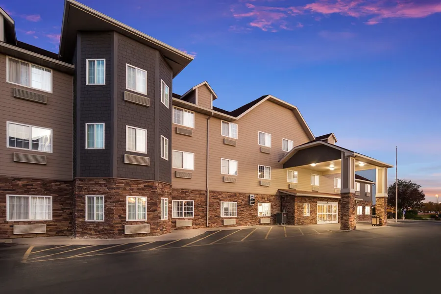 Red Roof Inn & Suites Omaha - Council Bluffs hotel detail image 2