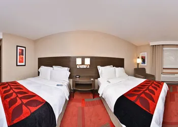 Radisson Hotel Madison hotel thumbnail 3