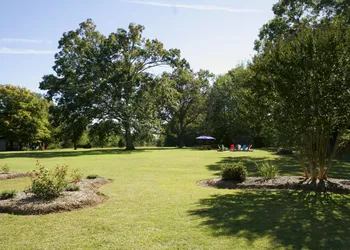 Seven Oaks Bed & Breakfast hotel thumbnail 7
