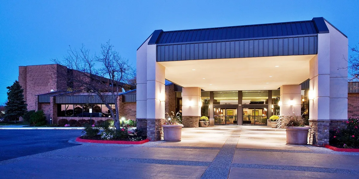 Sheraton Grand Rapids Airport Hotel hotel detail image 2