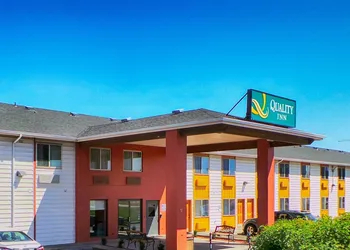 Quality Inn Airport hotel thumbnail 6