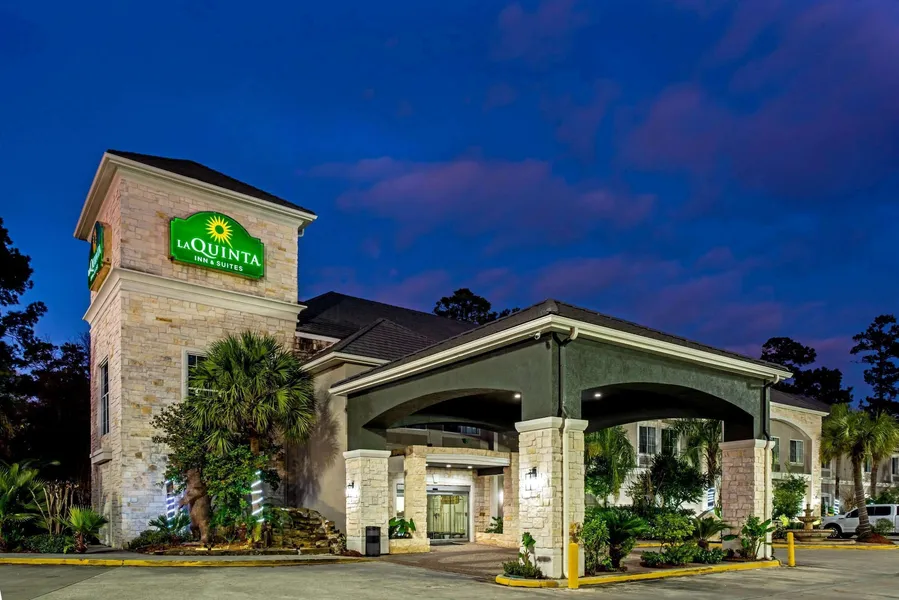La Quinta Inn & Suites by Wyndham Kingwood Houston IAH Airpt hotel detail image 2