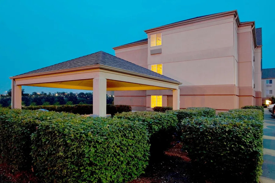 Sonesta Simply Suites Pittsburgh Airport hotel detail image 2