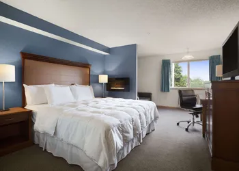 Days Inn by Wyndham Lacey Olympia Area hotel thumbnail 3