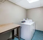 La Quinta Inn & Suites by Wyndham Houston Baytown East hotel detail image 7