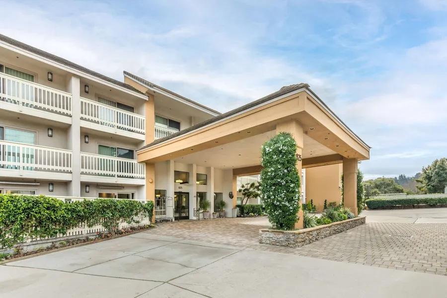Best Western Plus Monterey Inn hotel detail image 2