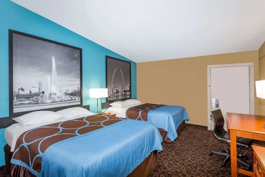 Super 8 by Wyndham Belleville St. Louis Area hotel detail image 2