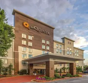 La Quinta Inn & Suites by Wyndham Atlanta Airport North hotel detail image 3