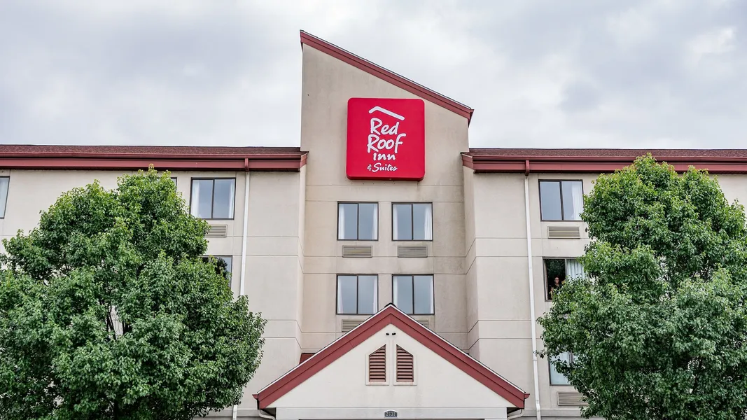 Red Roof Inn & Suites Indianapolis Airport hotel detail image 2