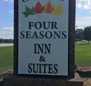 Cassville Four seasons inn & suits hotel detail image 4