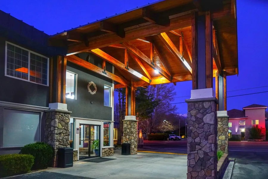 Cielo Hotel Bishop-Mammoth, an Ascend Collection Hotel hotel detail image 2