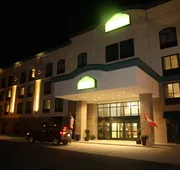 Wingate By Wyndham Niagara Falls hotel detail image 4
