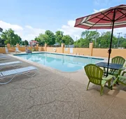 Econo Lodge Gallatin - Metro Nashville hotel detail image 4
