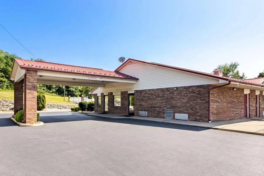 Econo Lodge hotel detail image 2