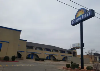 Days Inn by Wyndham Oklahoma City NW Expressway hotel thumbnail 2