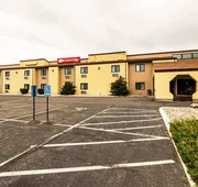Econo Lodge Watertown hotel detail image 4