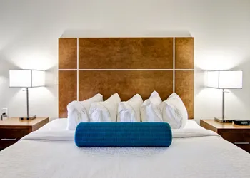 Martensville Canalta hotel thumbnail 7