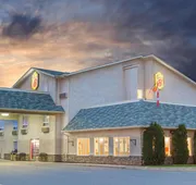 Super 8 by Wyndham Fort Frances hotel detail image 3