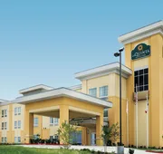 La Quinta Inn & Suites by Wyndham Karnes City - Kenedy hotel detail image 3