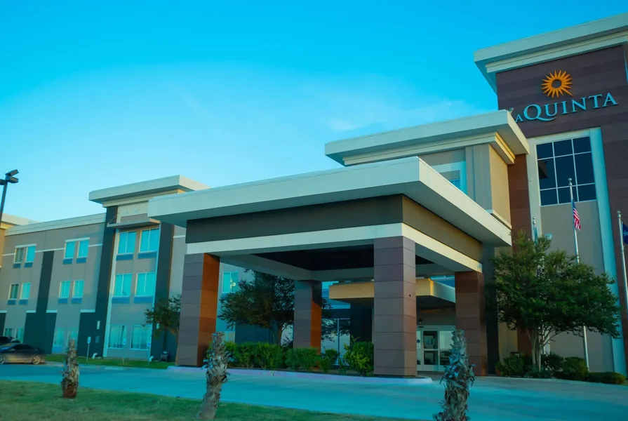 La Quinta Inn & Suites by Wyndham Karnes City - Kenedy hotel detail image 6