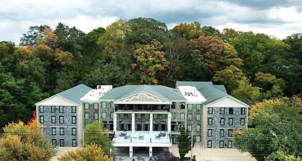 Niagara Crossing Hotel & Spa hotel detail image 2