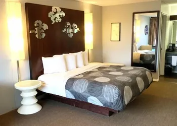 Oxford Inn Ozark hotel thumbnail 7