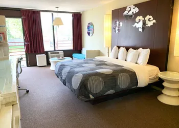 Oxford Inn Ozark hotel thumbnail 8
