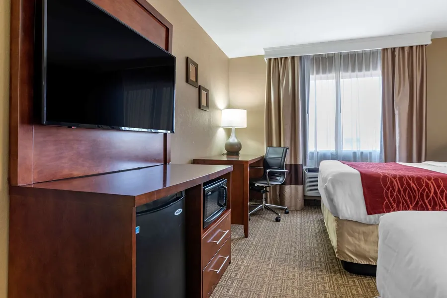 Comfort Inn & Suites Leeds I-20 hotel detail image 6