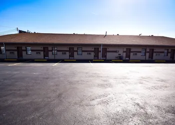 Economy Inn Beebe hotel thumbnail 4