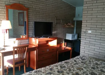 Budget Inn hotel thumbnail 8