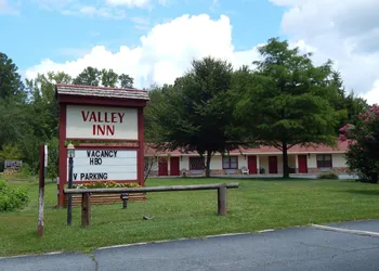 Valley Inn hotel thumbnail 6