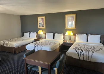 Greensburg Inn hotel thumbnail 5