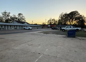 American Inn Motel hotel thumbnail 4