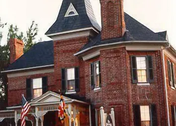 Parsonage Inn hotel thumbnail 2