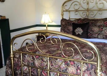 Parsonage Inn hotel thumbnail 4