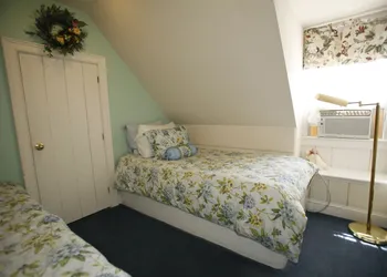 Parsonage Inn hotel thumbnail 7