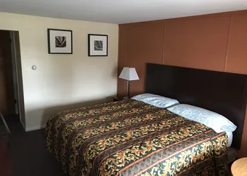 Angola Motel hotel thumbnail 5