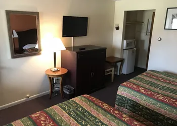Angola Motel hotel thumbnail 8
