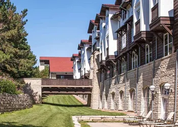 Lied Lodge & Conference Center hotel thumbnail 2