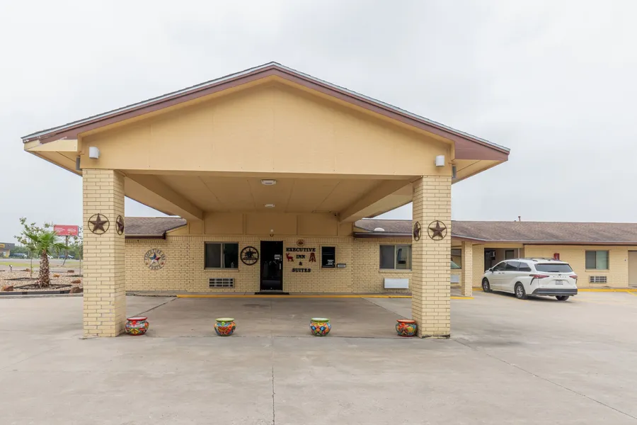 Freer Executive Inn and Studios hotel detail image 2