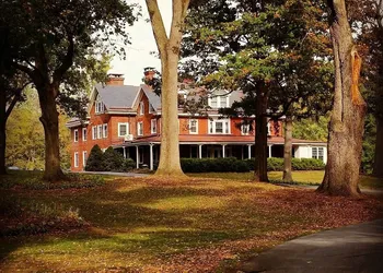 Cameron Estate Inn & Restaurant hotel thumbnail 3