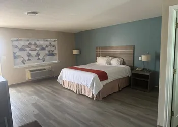 Deluxe Inn Palacios hotel thumbnail 4
