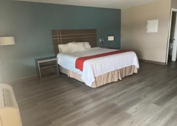 Deluxe Inn Palacios hotel thumbnail 5