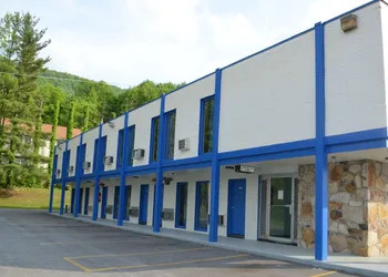 Economy Inn hotel thumbnail 3